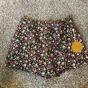 NWT Floral Print Skort